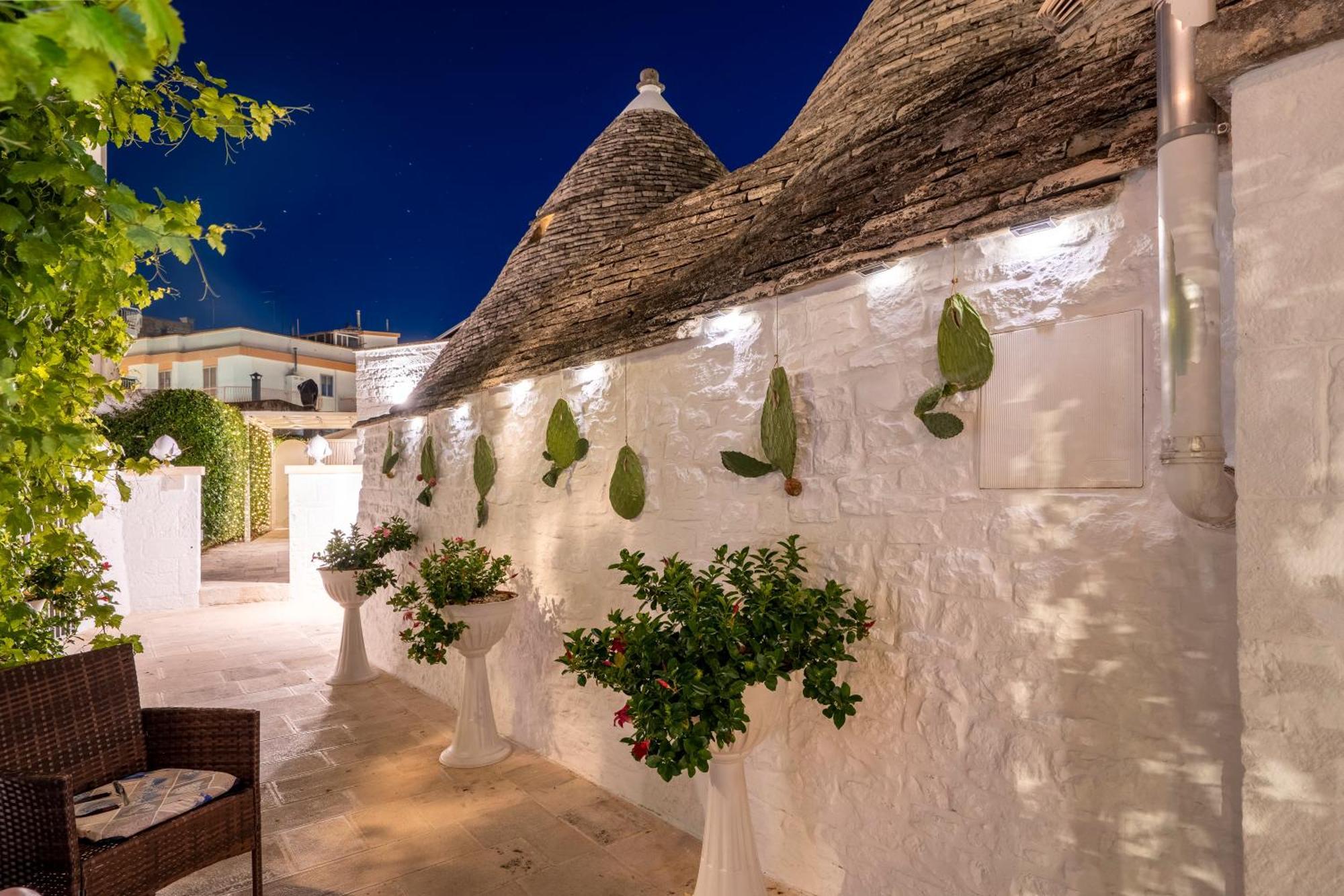 Bed and Breakfast La Mandorla Luxury Trullo Альберобелло Экстерьер фото